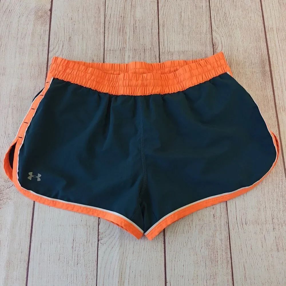 Under Armour HeatGear semi-fitted Fly-by shorts sz S